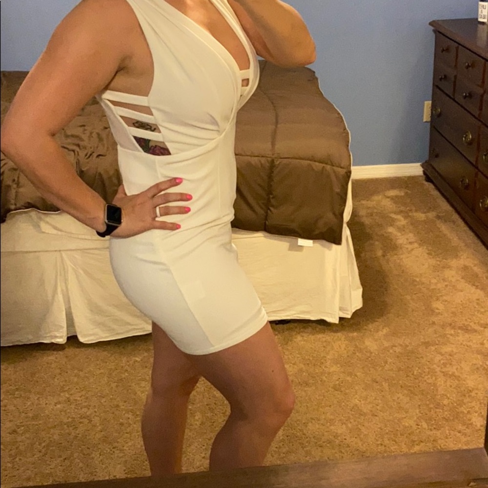 Tobi dress! 🤍 - Picture 3 of 8